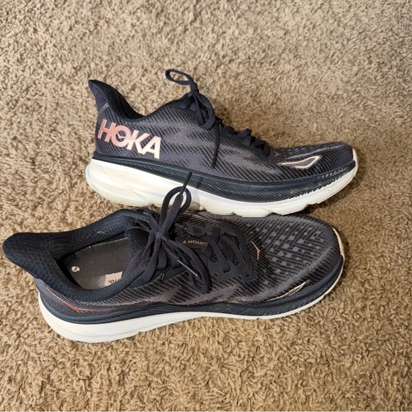 Hoka Shoes - Women’s Hoka Clifton 9 Running Shoes Black Size 9